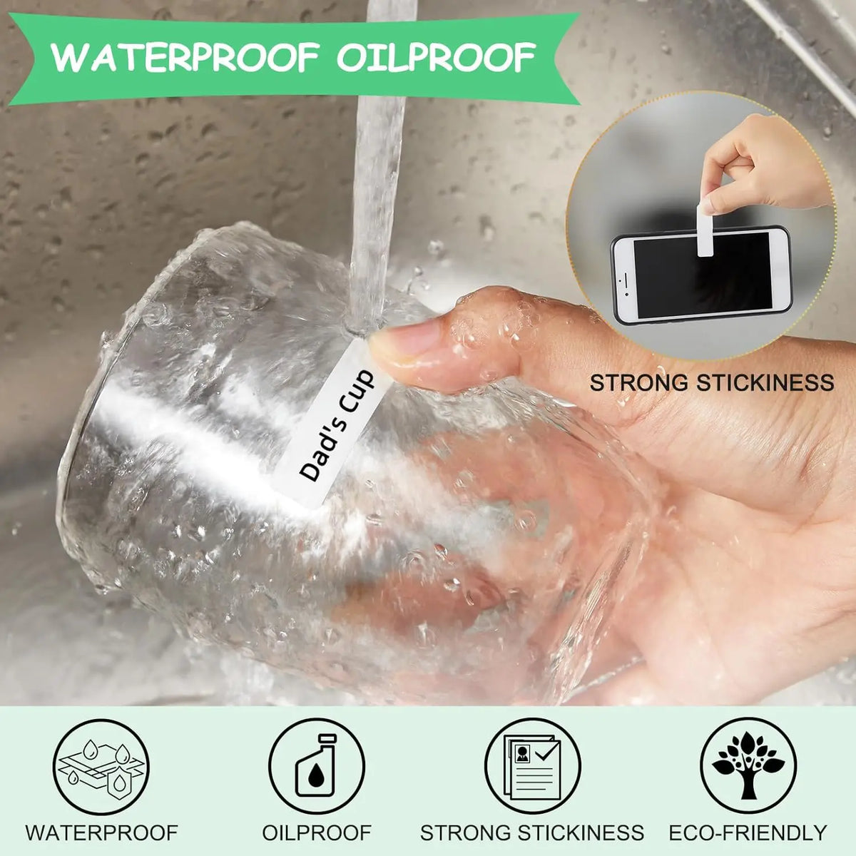 Gobelet en plastique passé sous l'eau du robinet, son étiquette Dad's Cup restant collée et lisible
