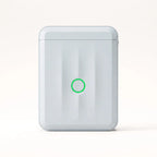 Imprimante d'étiquettes NIIMBOT D110M bleu pastel vue de face, façade ondulée et bouton à anneau lumineux vert