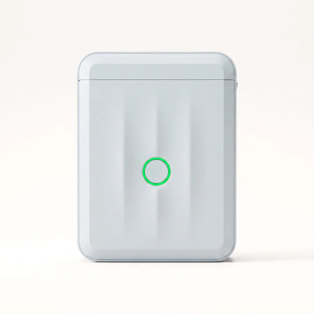 Imprimante d'étiquettes NIIMBOT D110M bleu pastel vue de face, façade ondulée et bouton à anneau lumineux vert