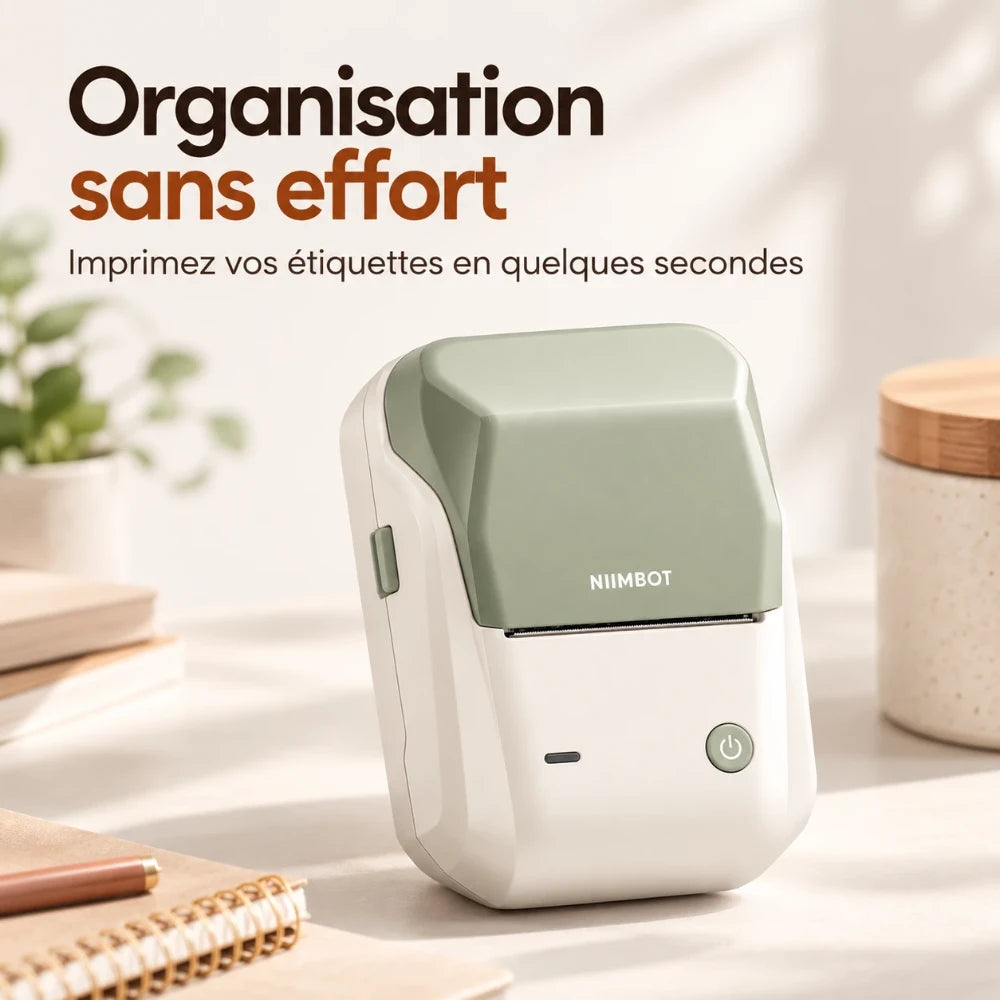 Imprimante thermique portable sur un bureau — Organisation sans effort, étiquettes en quelques secondes